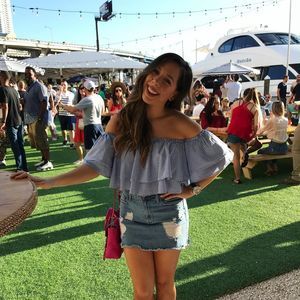 Meet your Posher, Valeria